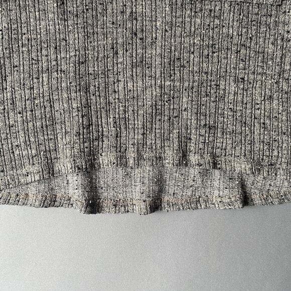 Forever 21 sz M thin knit gray cropped top - Picture 3 of 10